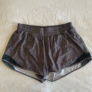 Lululemon Hotty Hot Short II 4”